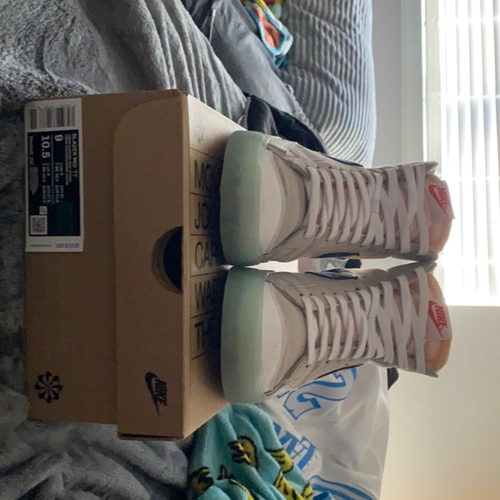 Blazer Mid ‘77 CREAM II/ ARMORY NAVY-ORANGE